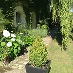 D'hotes Domaine De Ginouilhac Bed and breakfast