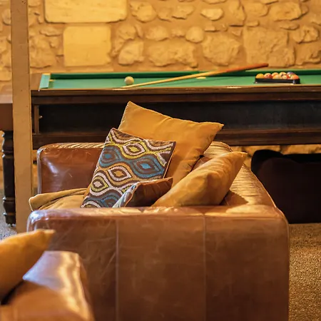 D'hotes Domaine De Ginouilhac Bed & Breakfast