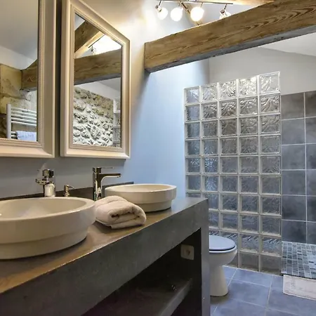 D'hotes Domaine De Ginouilhac Bed & Breakfast 4*